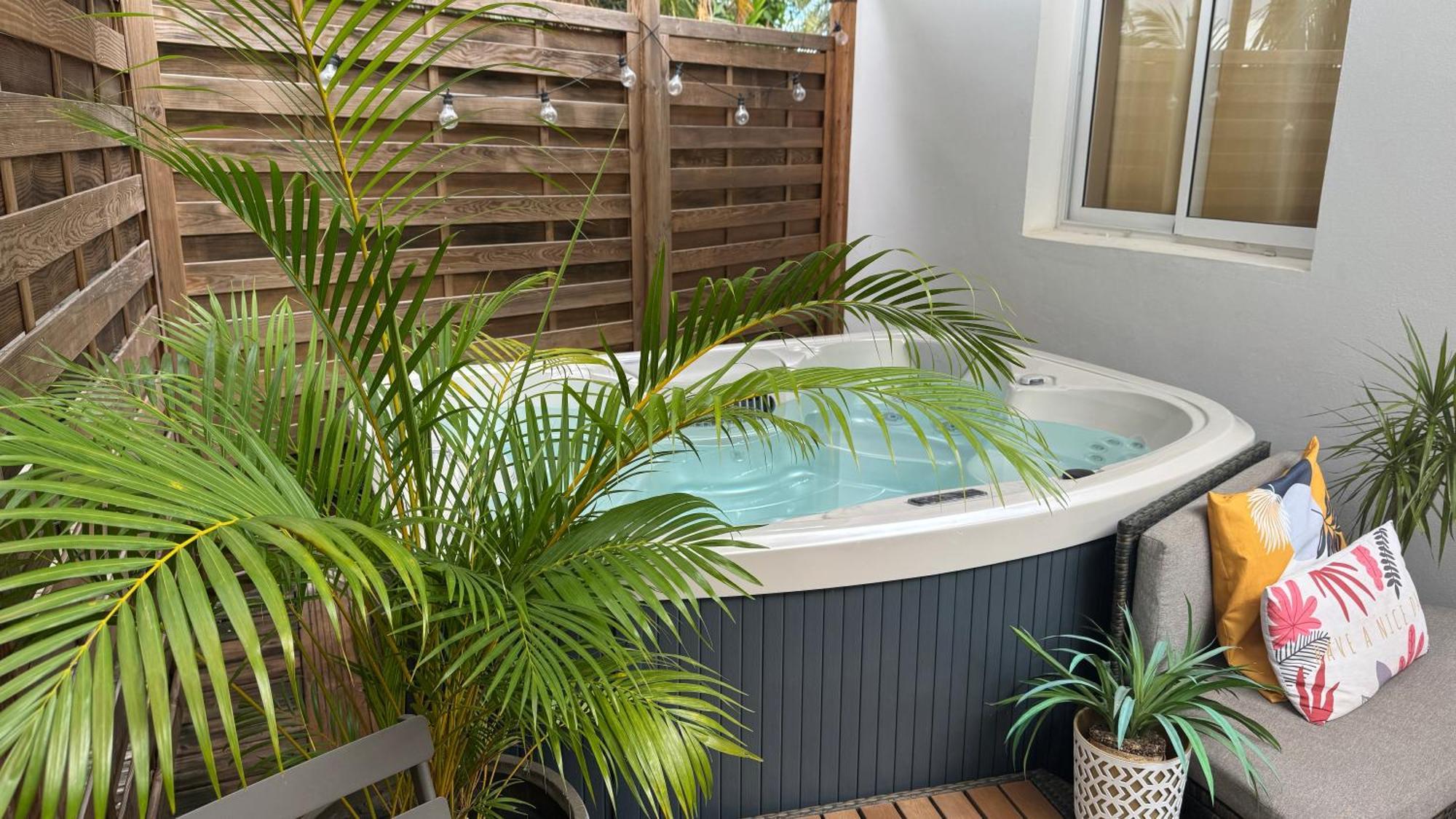 Le Plumeria - T1 Avec Un Spa Privatif Saint-Denis Esterno foto